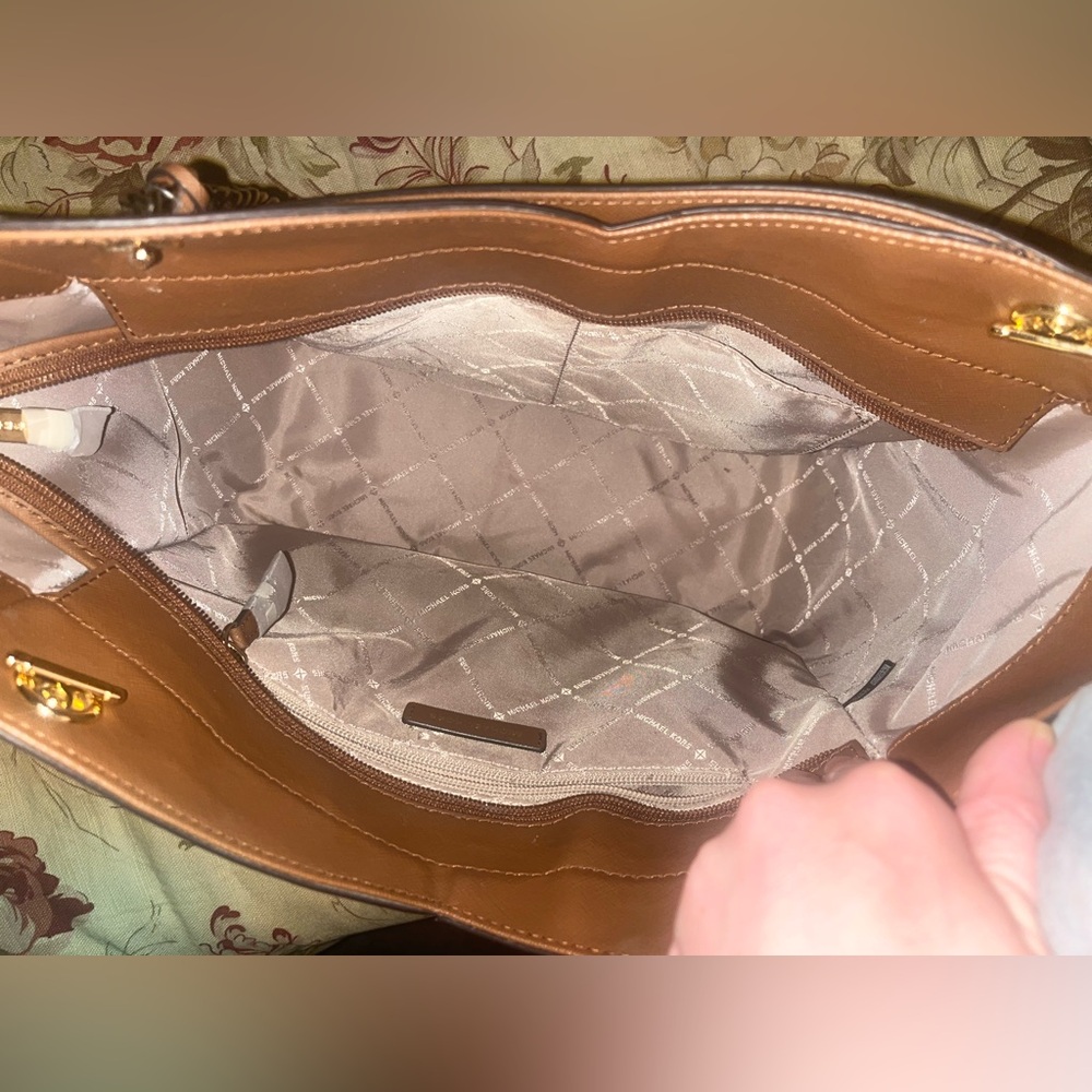 *BRAND NEW 🆕/UNUSED* Michael Kors Vanilla Jet Set Large Logo Shoulder Bag - Picture 9 of 16